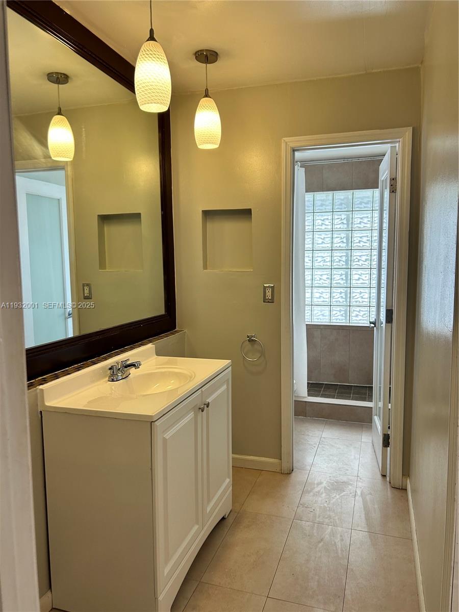 MIDDLE RIVER PARK - Residential Lease