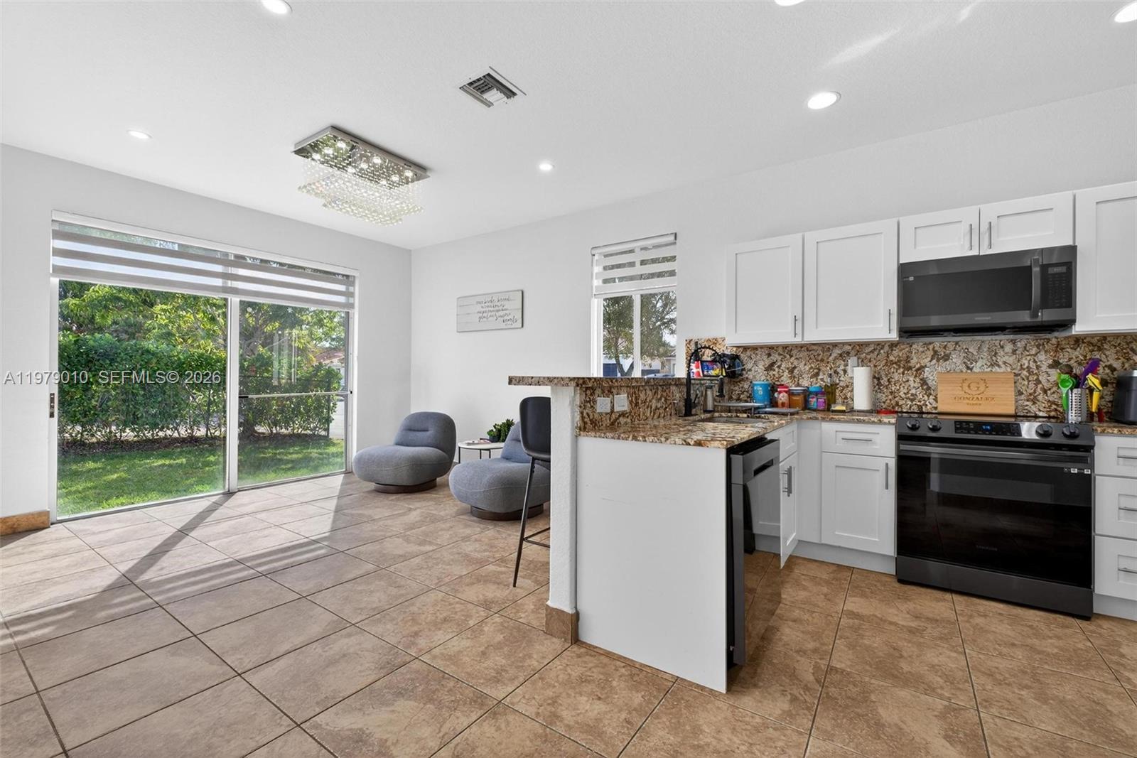 C B PALMS - Residential