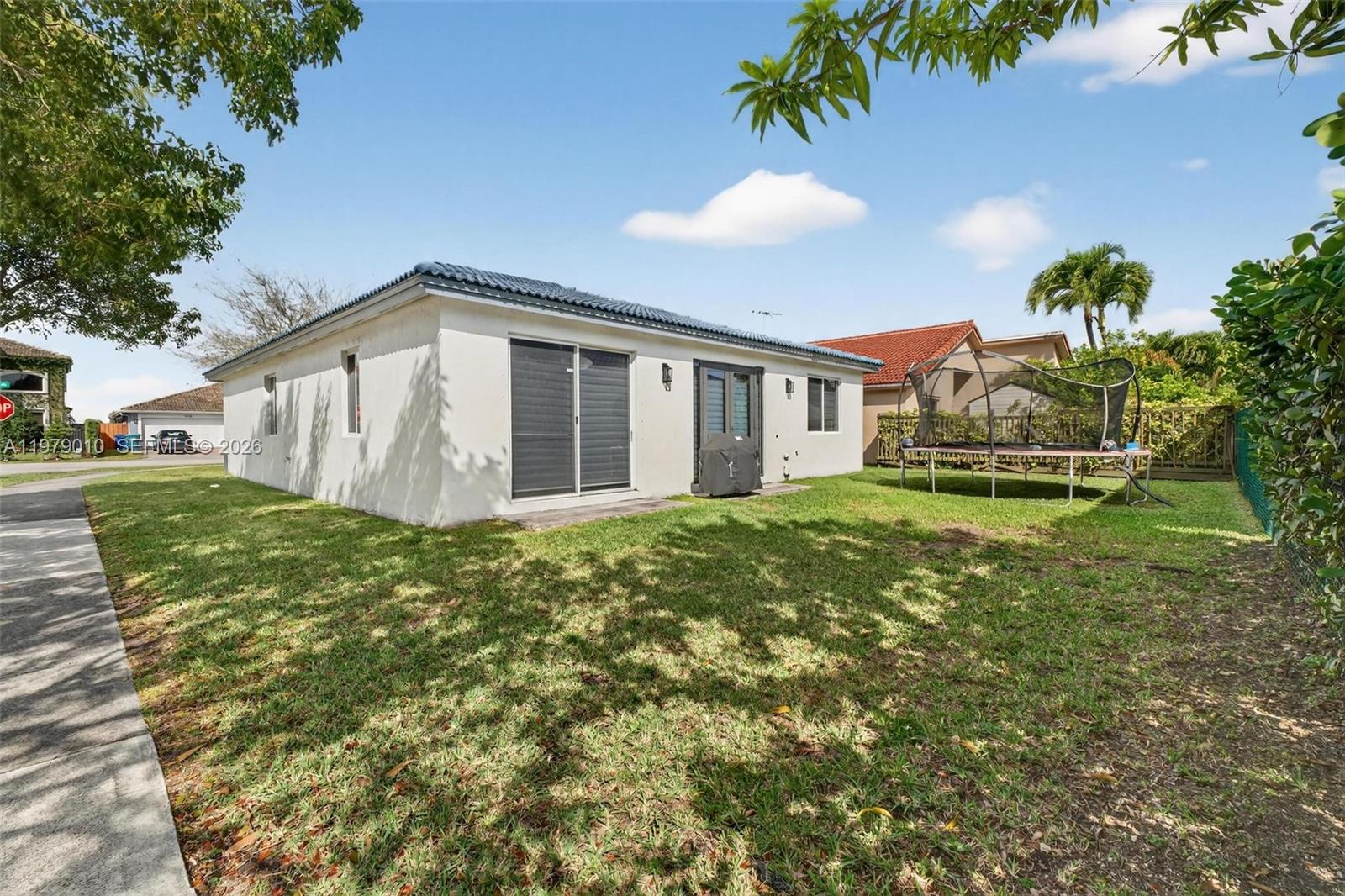 C B PALMS - Residential