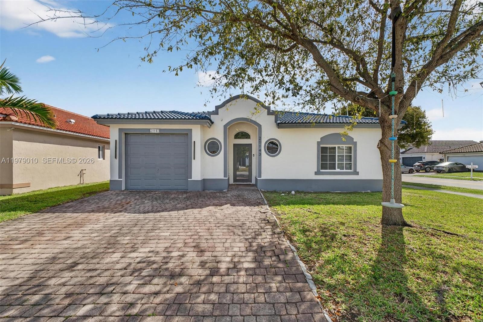 C B PALMS - Residential