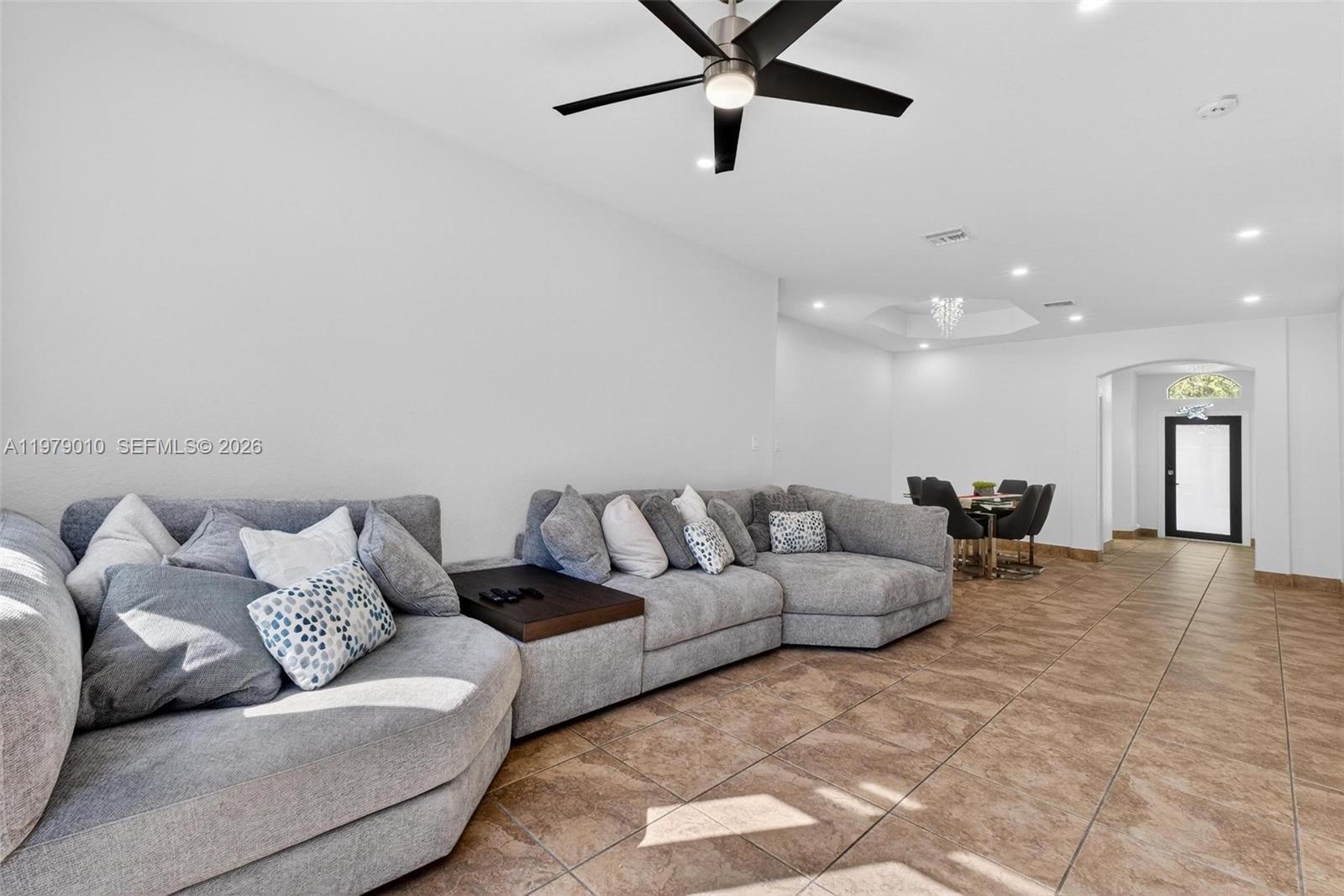 C B PALMS - Residential