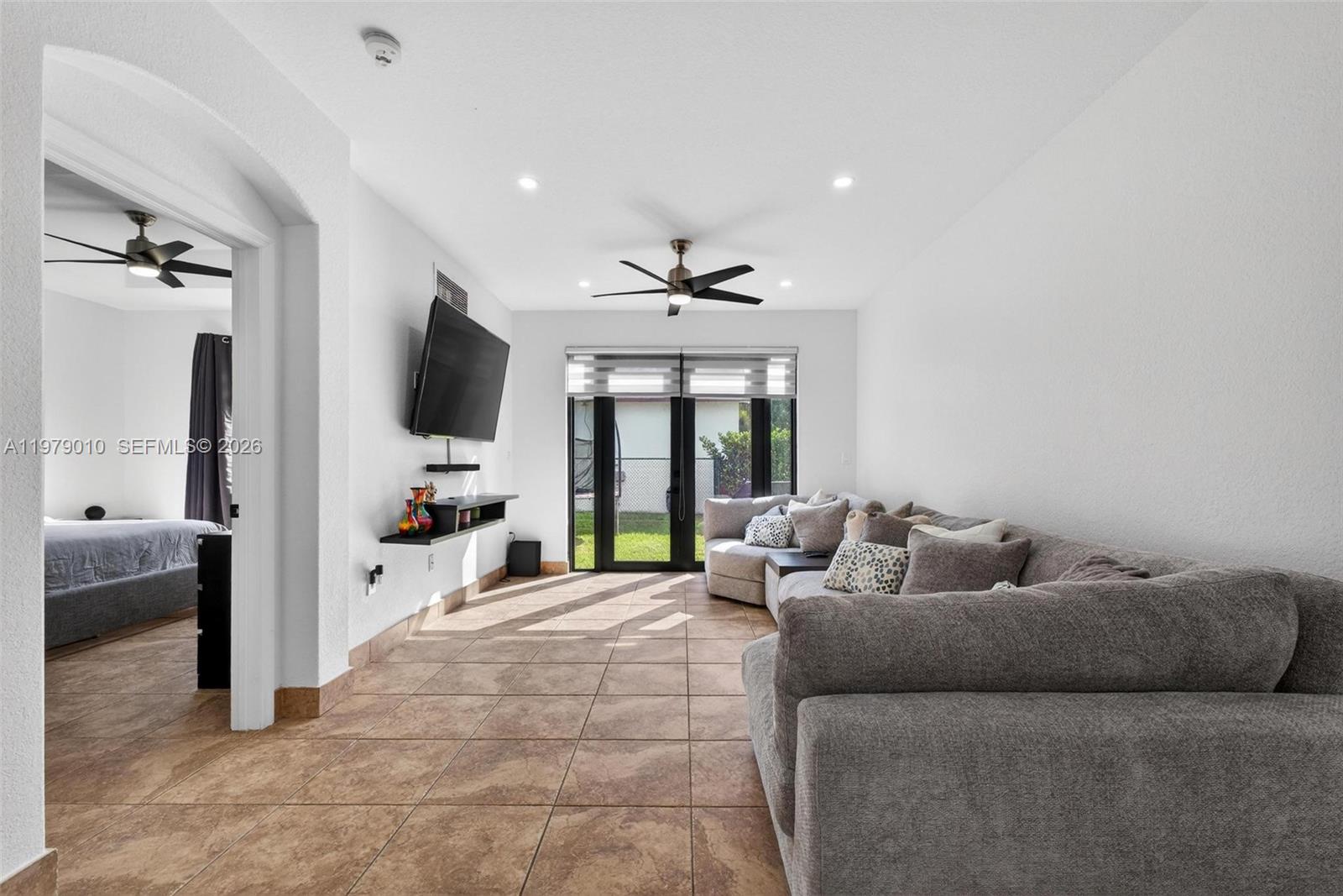 C B PALMS - Residential