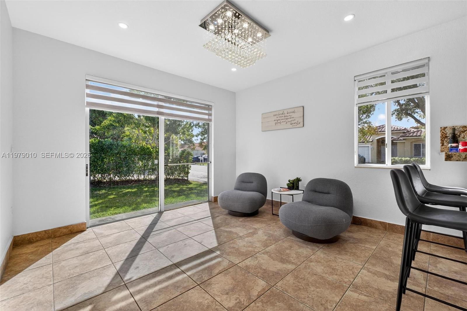 C B PALMS - Residential