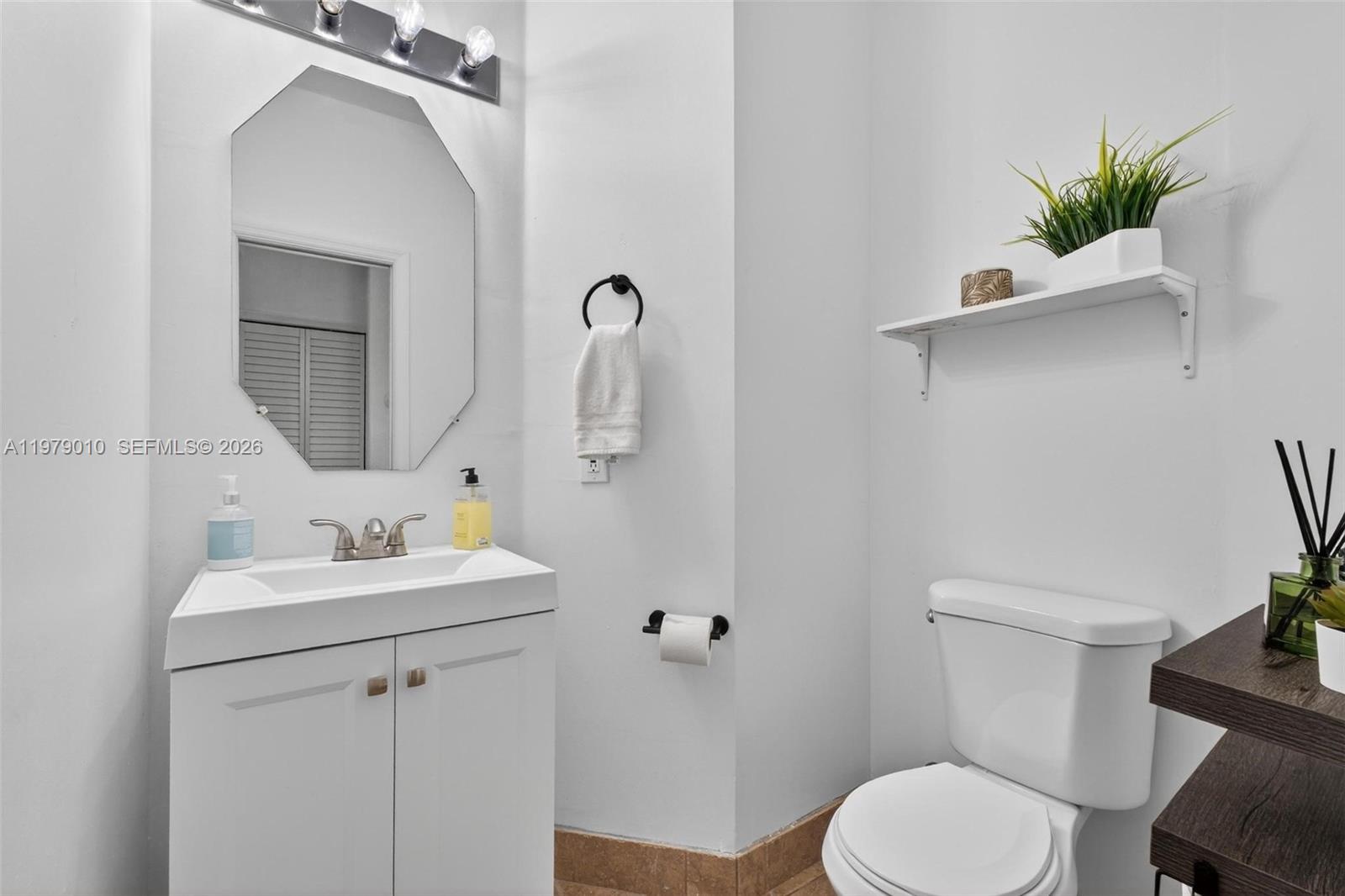 C B PALMS - Residential