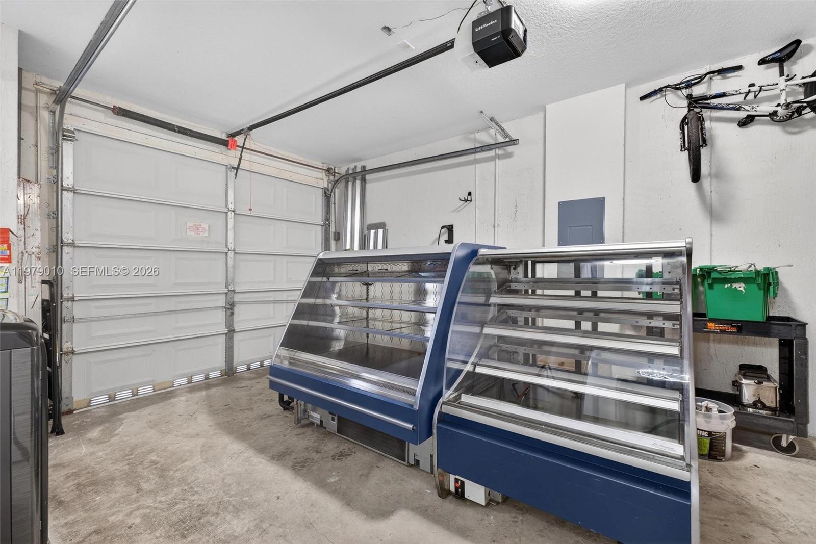 C B PALMS - Residential