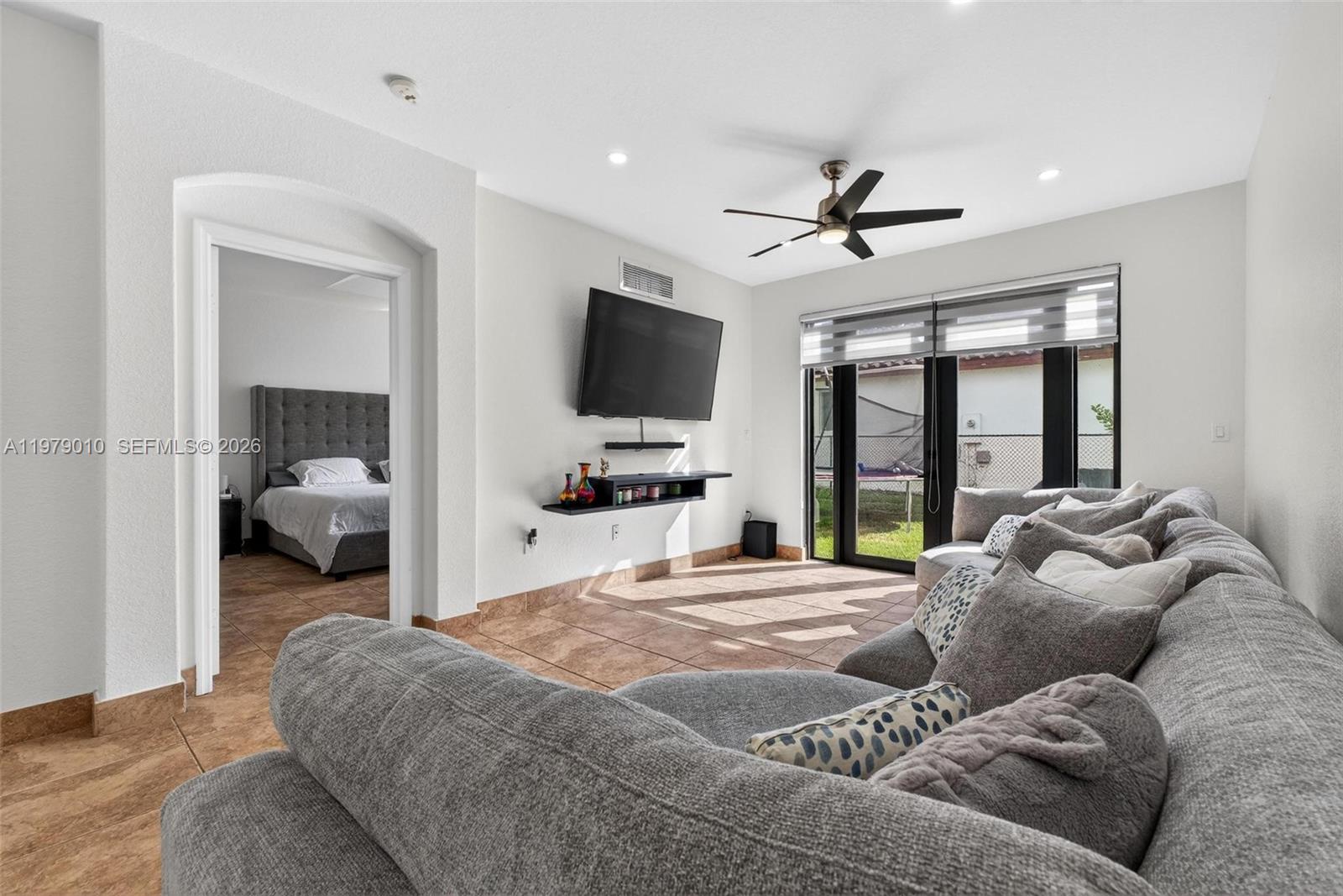 C B PALMS - Residential