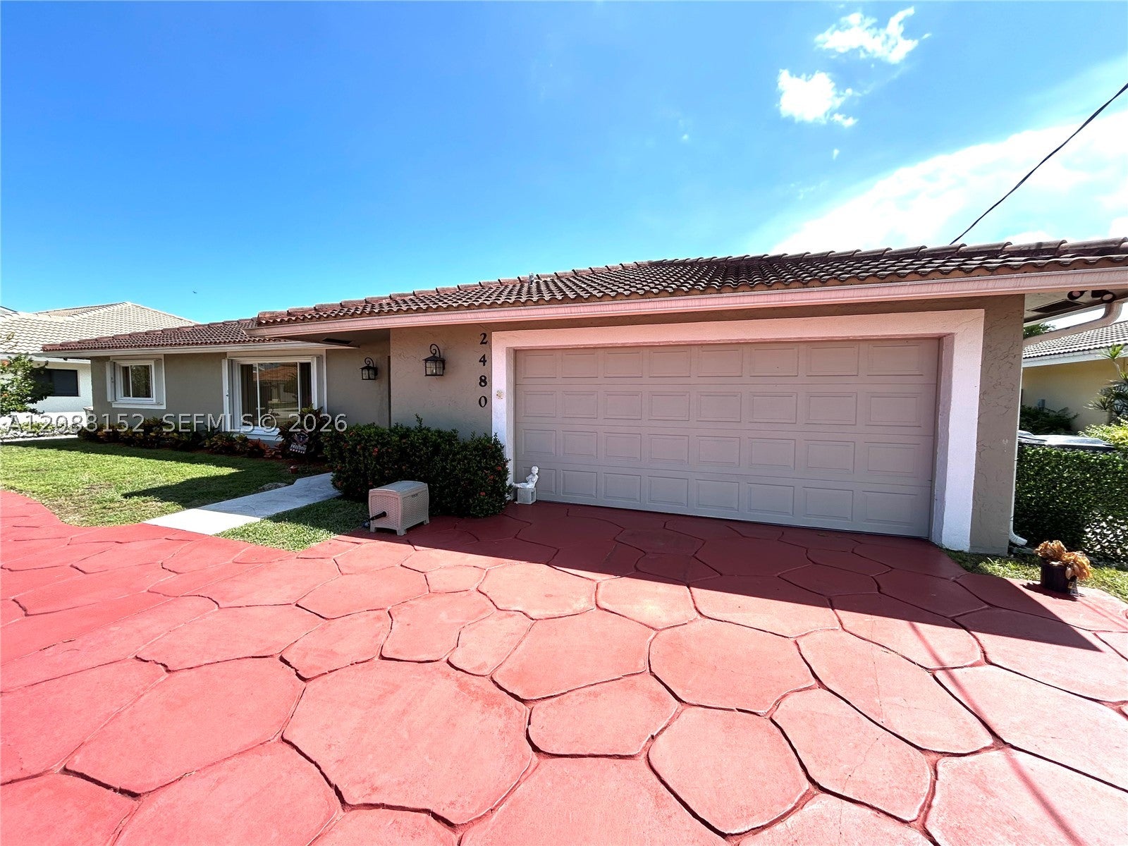2480 NE 46th St