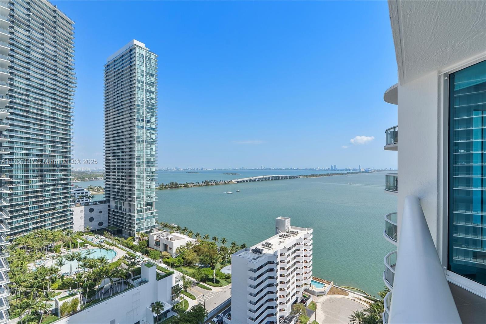 Property for Sale at 480 Ne 30th St 2104, Miami, Broward County, Florida - Bedrooms: 1 
Bathrooms: 2  - $449,000