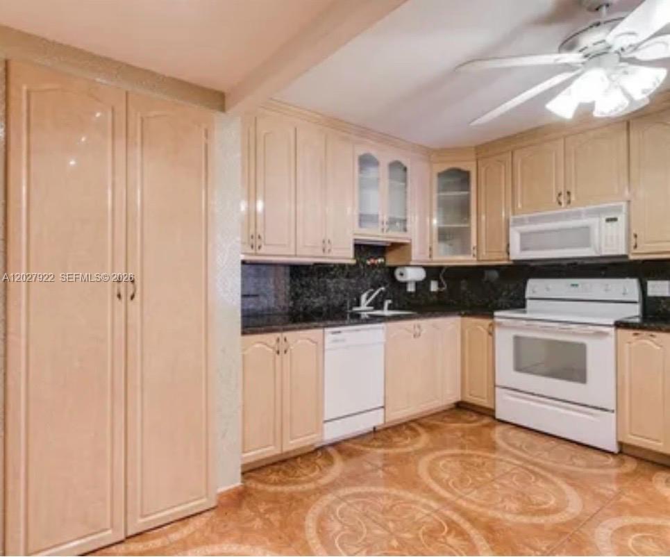 2500 Parkview Dr 1712