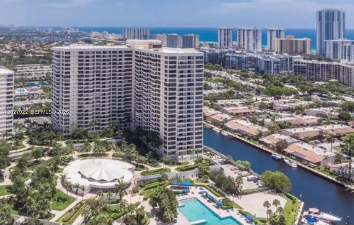 2500 Parkview Dr 1712