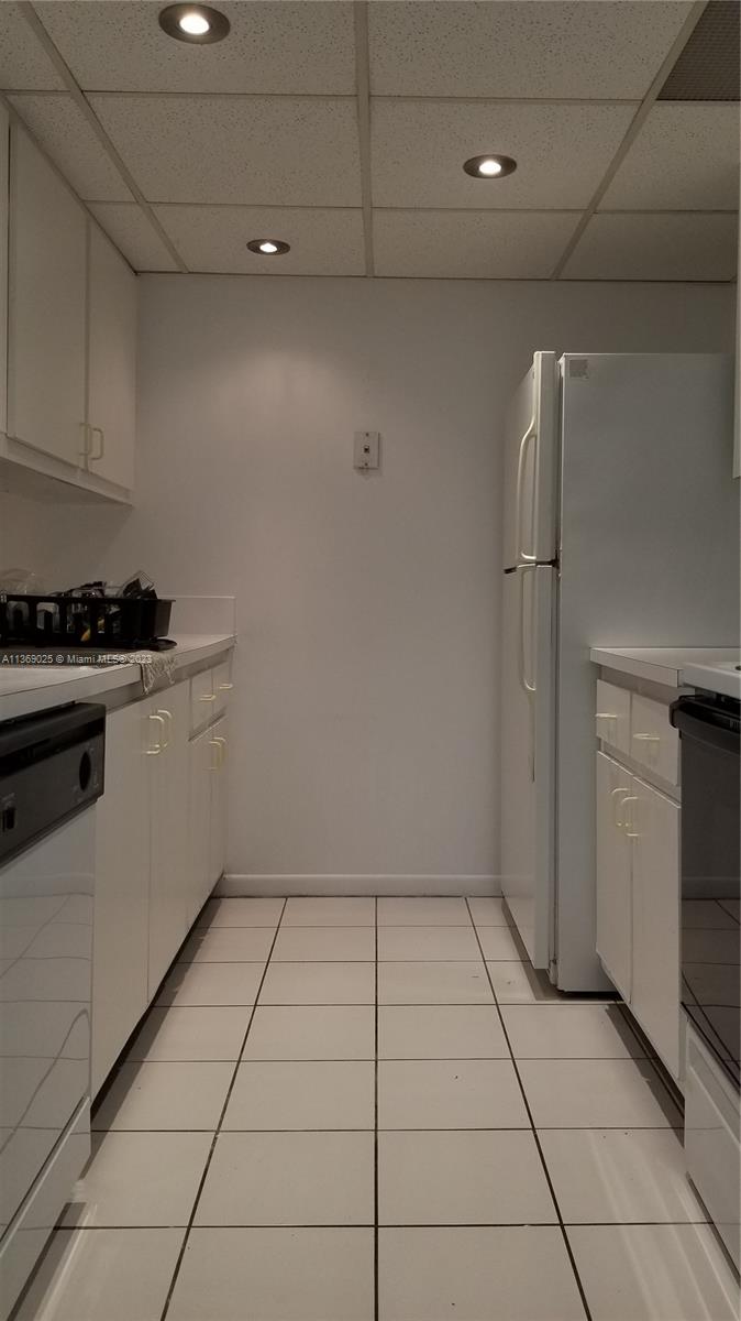 VECINO DEL MAR CONDO - Residential Lease