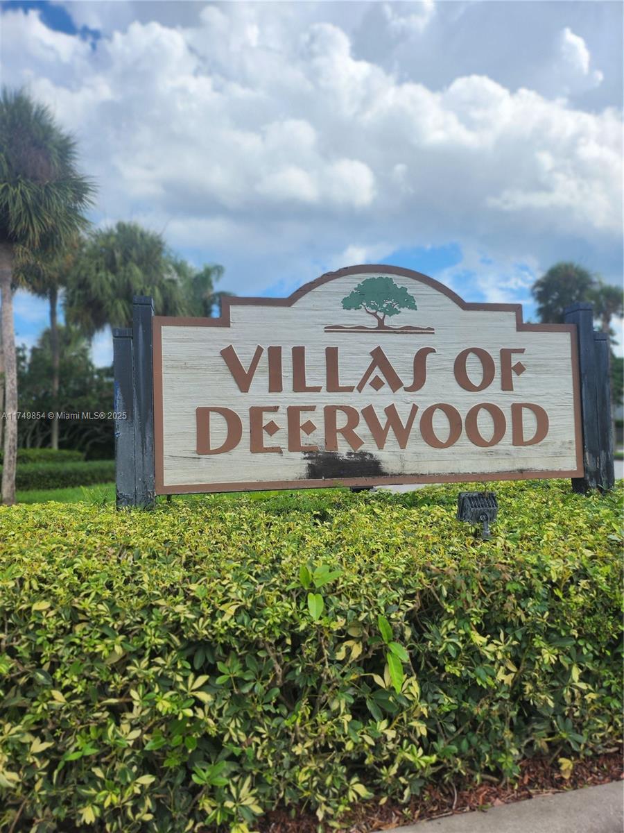 DEERWOOD VILLAS SEC 1 - Residential