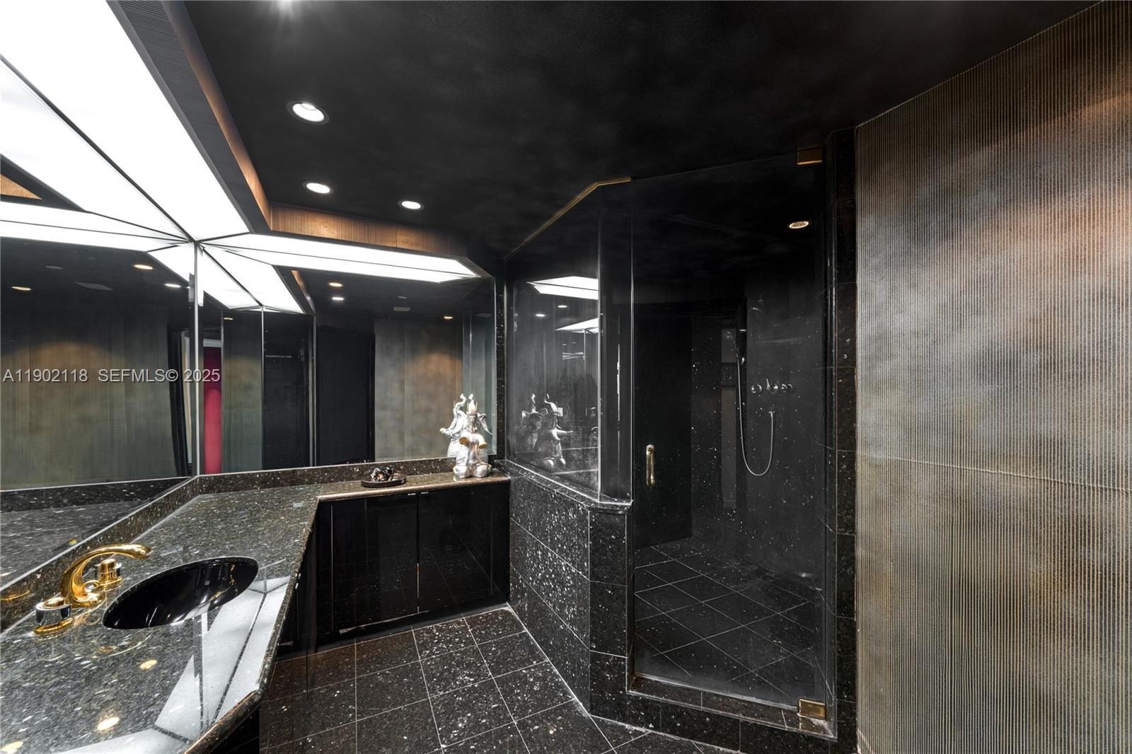 PORTOFINO TOWER CONDO - Residential