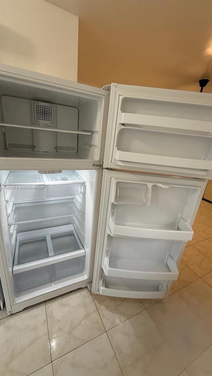 HOLLYWOOD PARK - Residential Lease