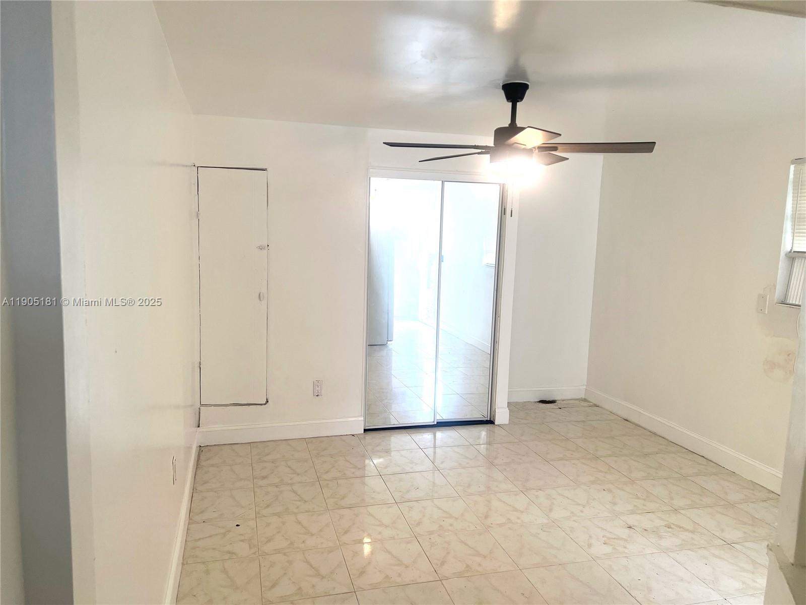 HOLLYWOOD PARK - Residential Lease