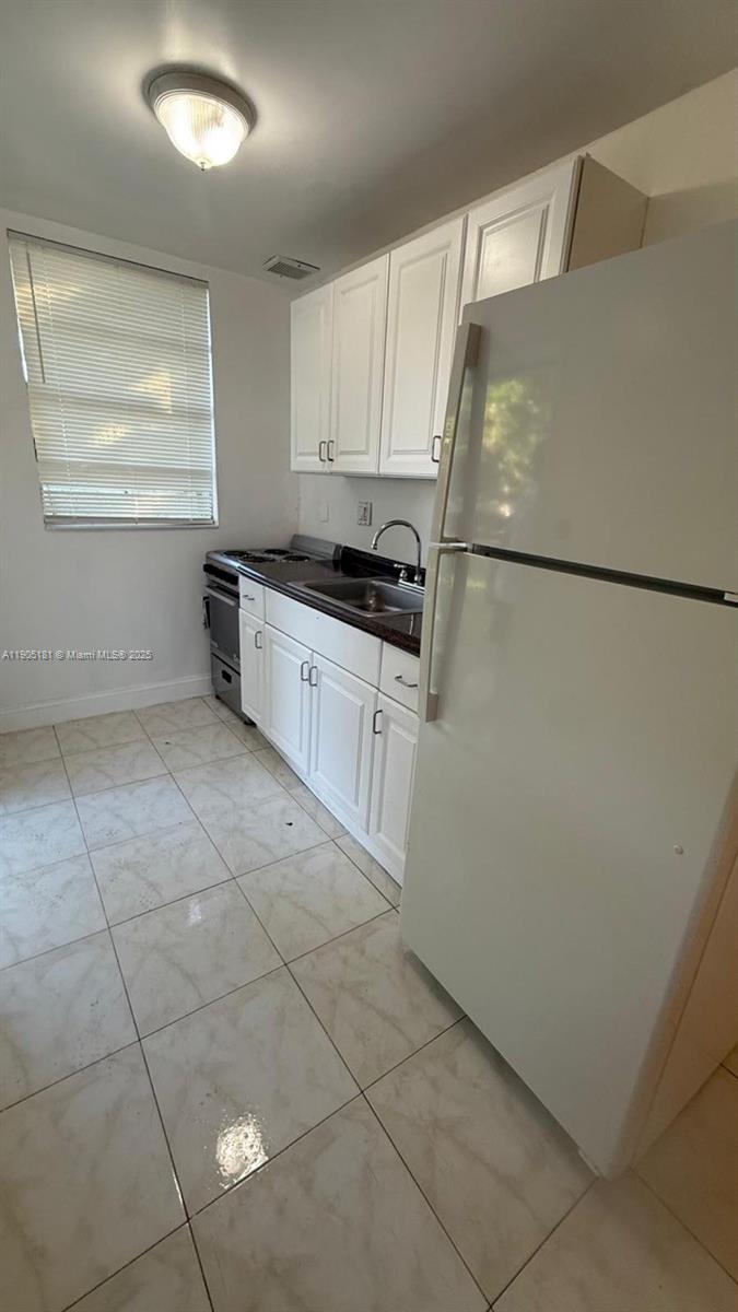 HOLLYWOOD PARK - Residential Lease