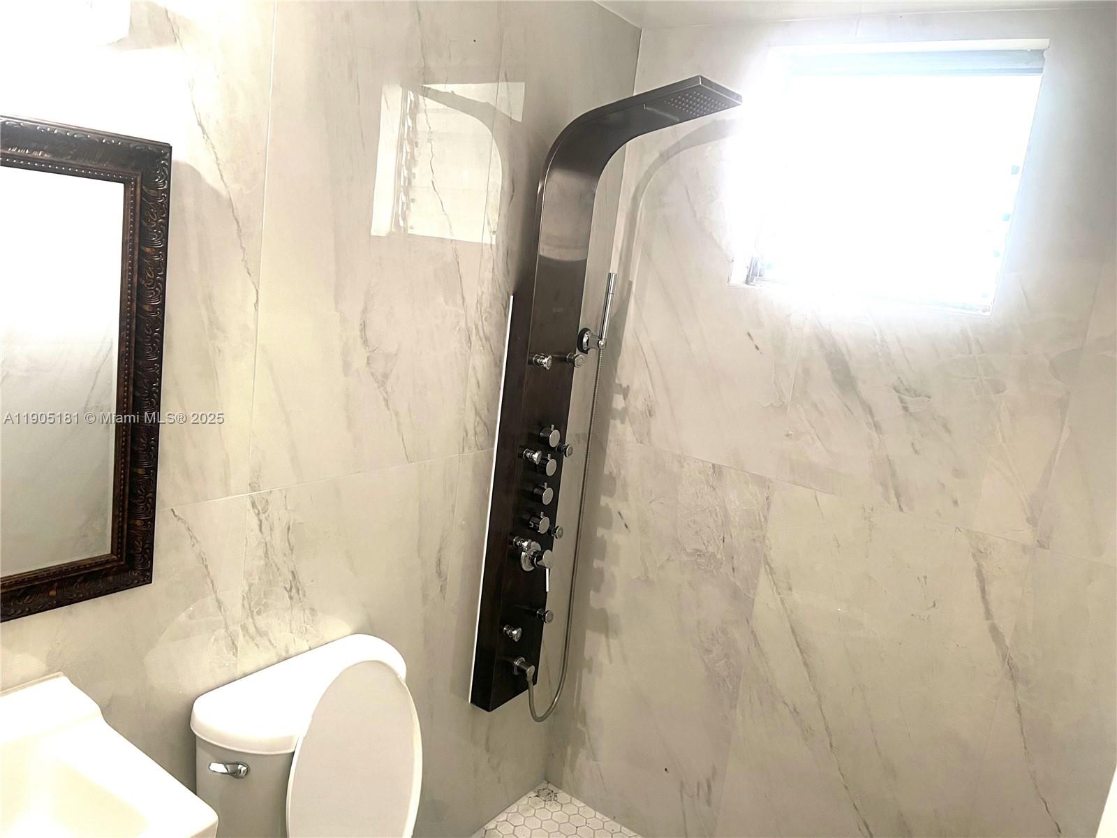 HOLLYWOOD PARK - Residential Lease