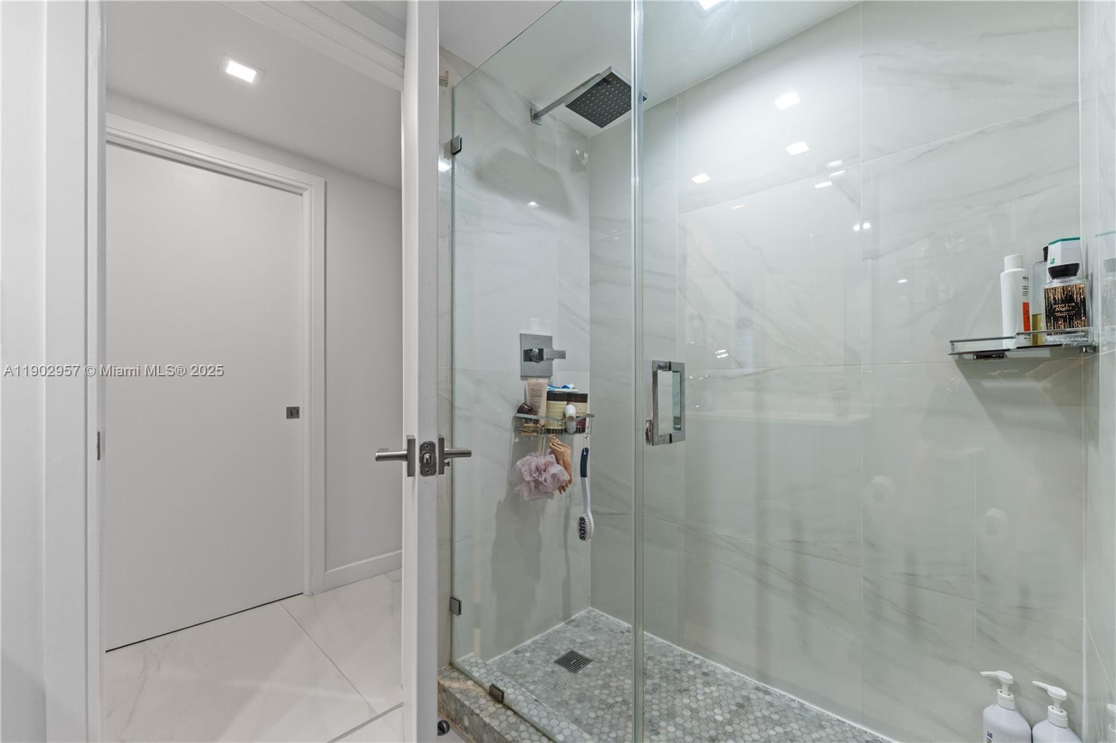 FIFTY SIX-SIXTY COLLINS A - Residential