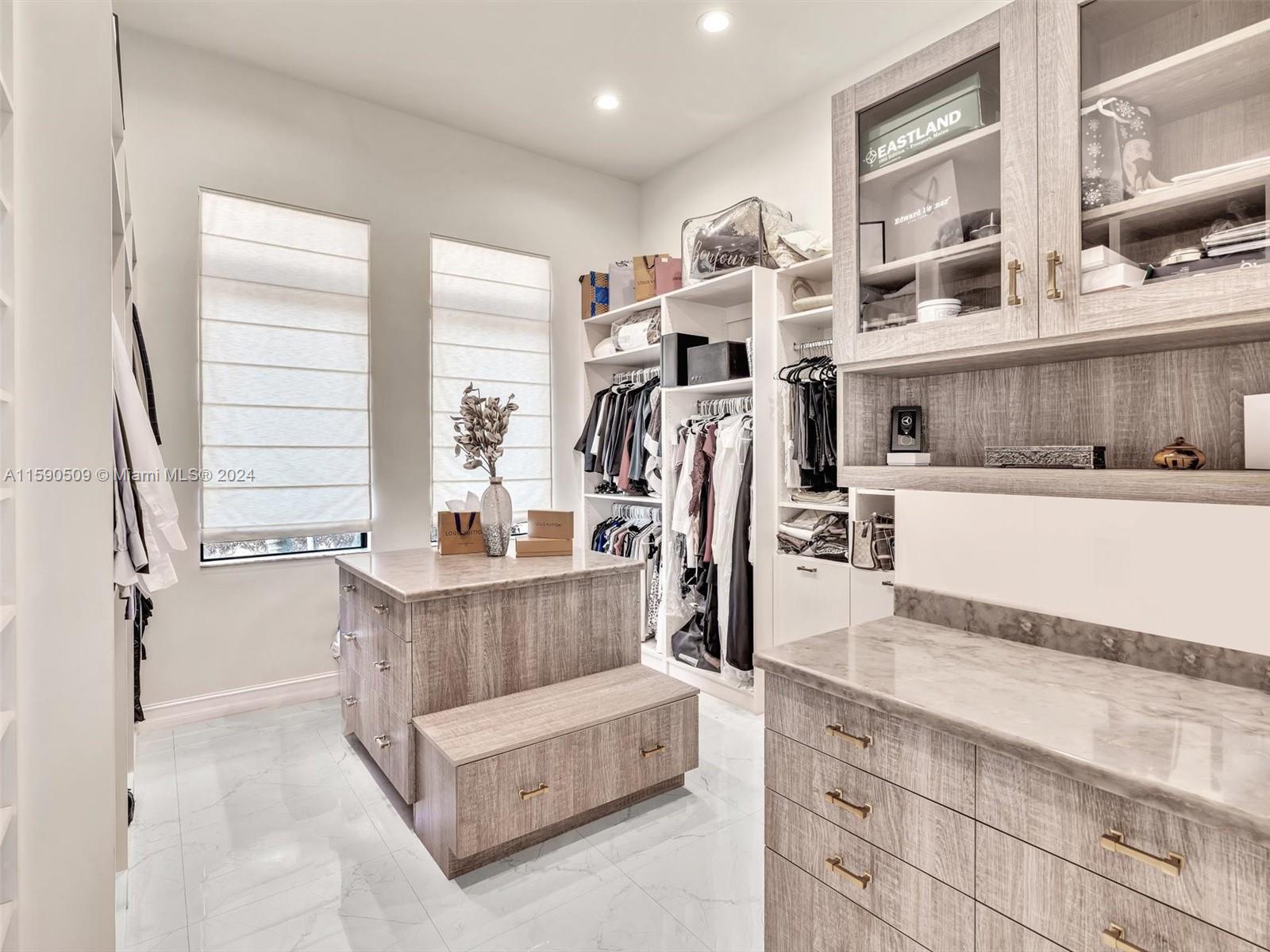 OAK HOLLOW ESTATES - Residential