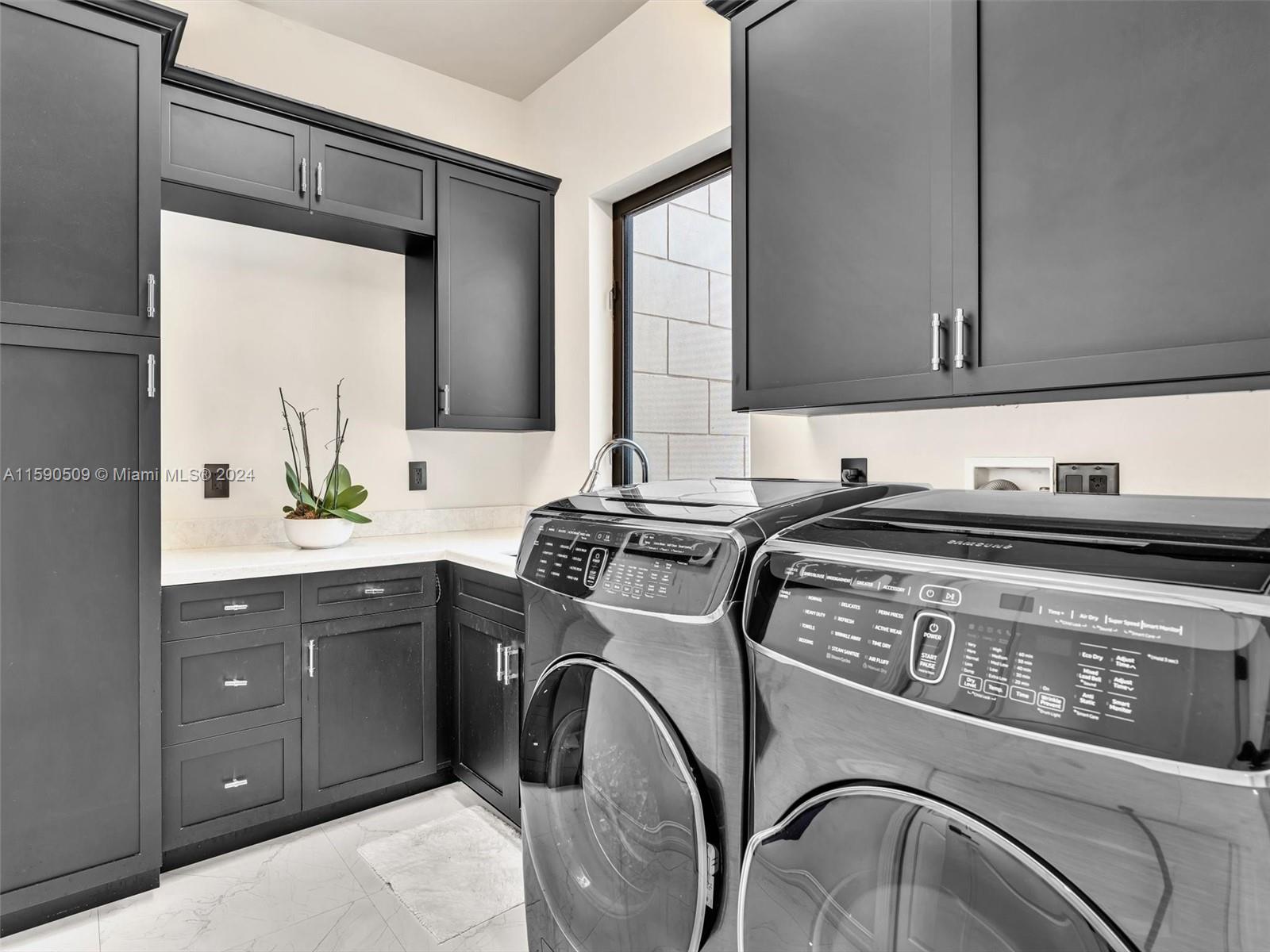 OAK HOLLOW ESTATES - Residential