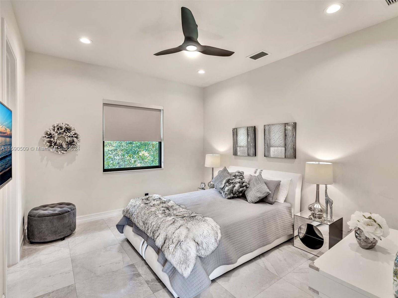 OAK HOLLOW ESTATES - Residential