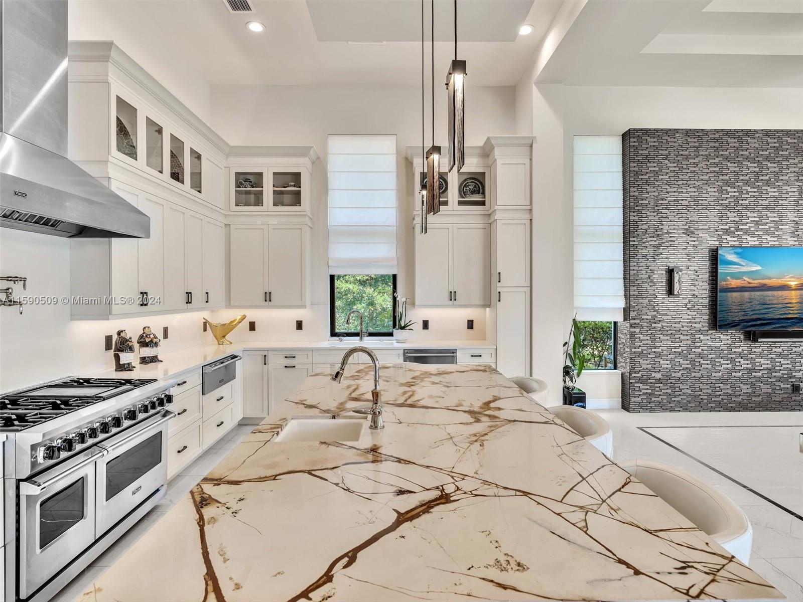 OAK HOLLOW ESTATES - Residential