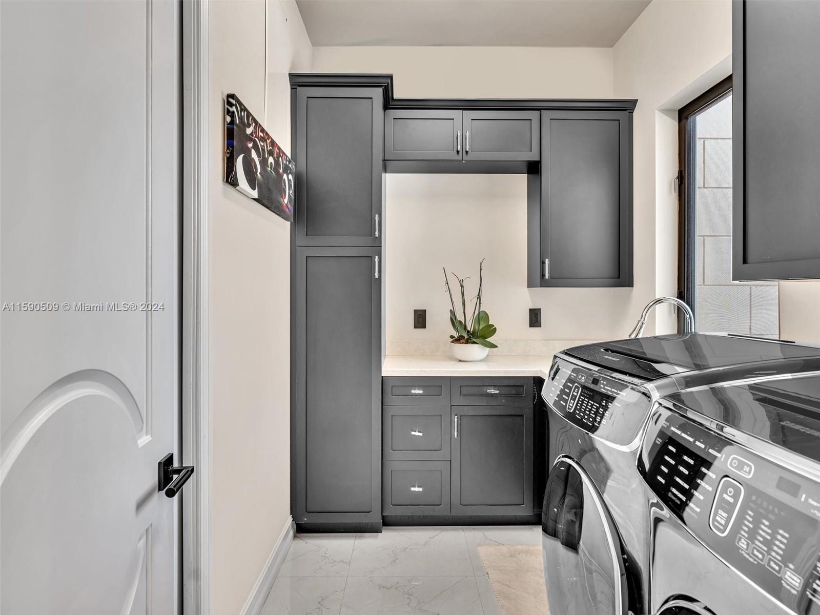 OAK HOLLOW ESTATES - Residential