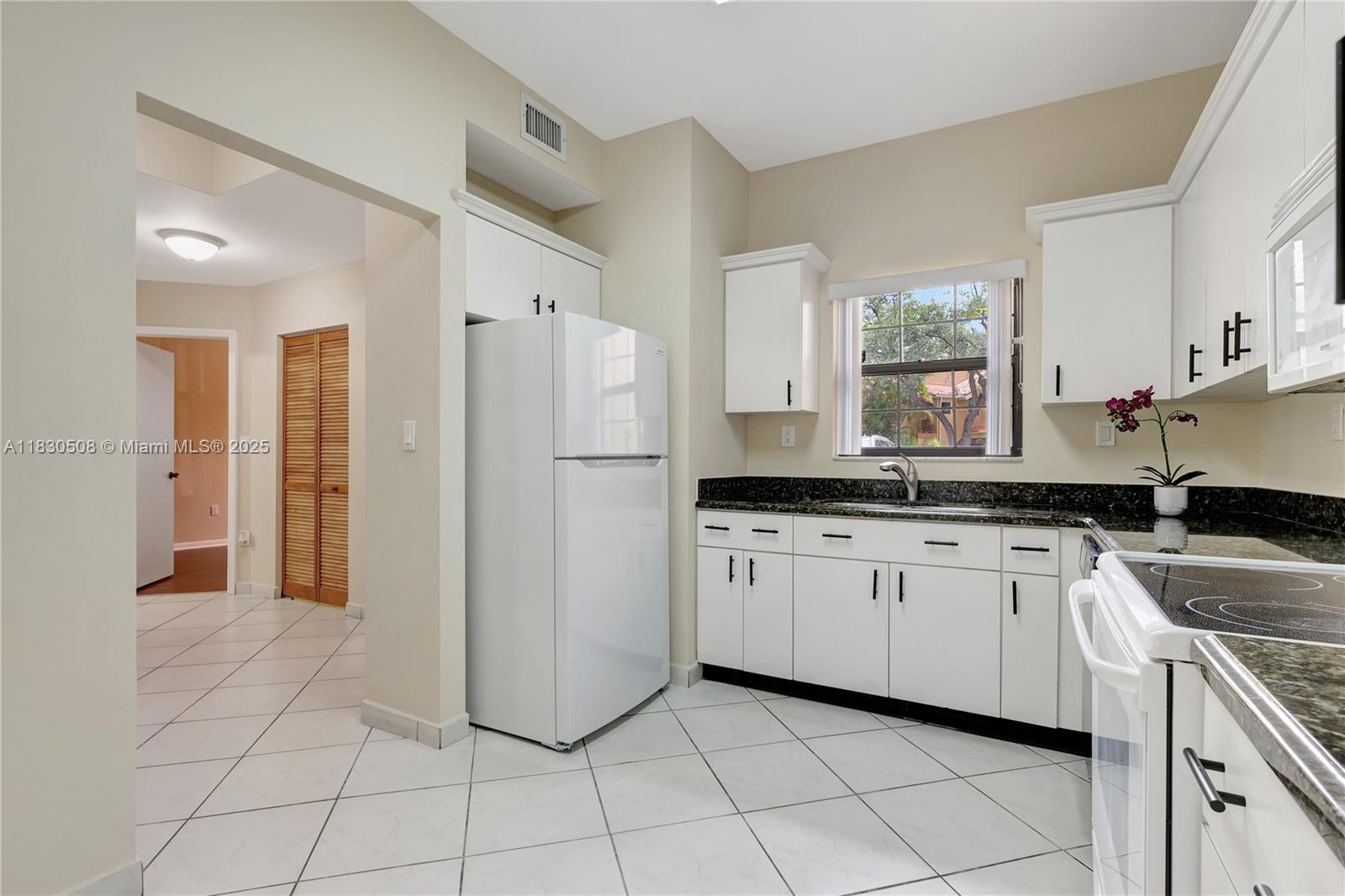 15501 Miami Lakeway N 106