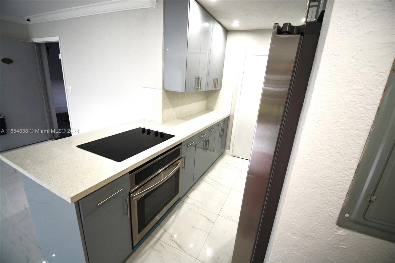 SUNSET PALMS WEST CONDO - Residential Lease