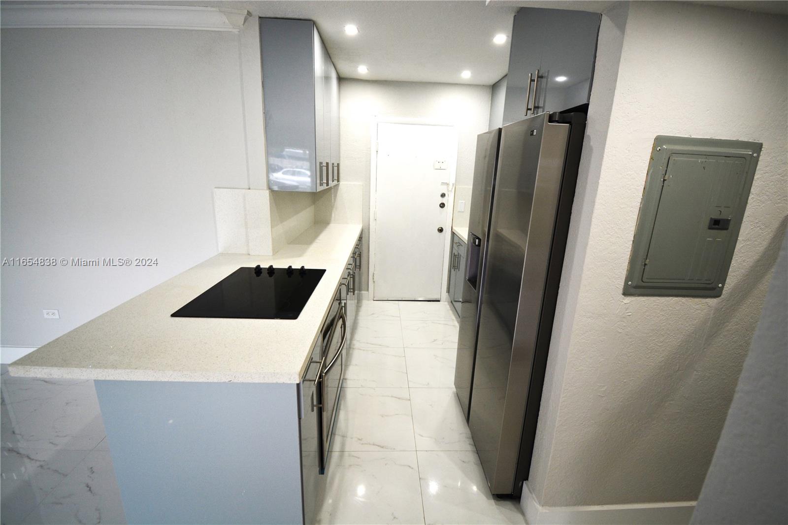 SUNSET PALMS WEST CONDO - Residential Lease