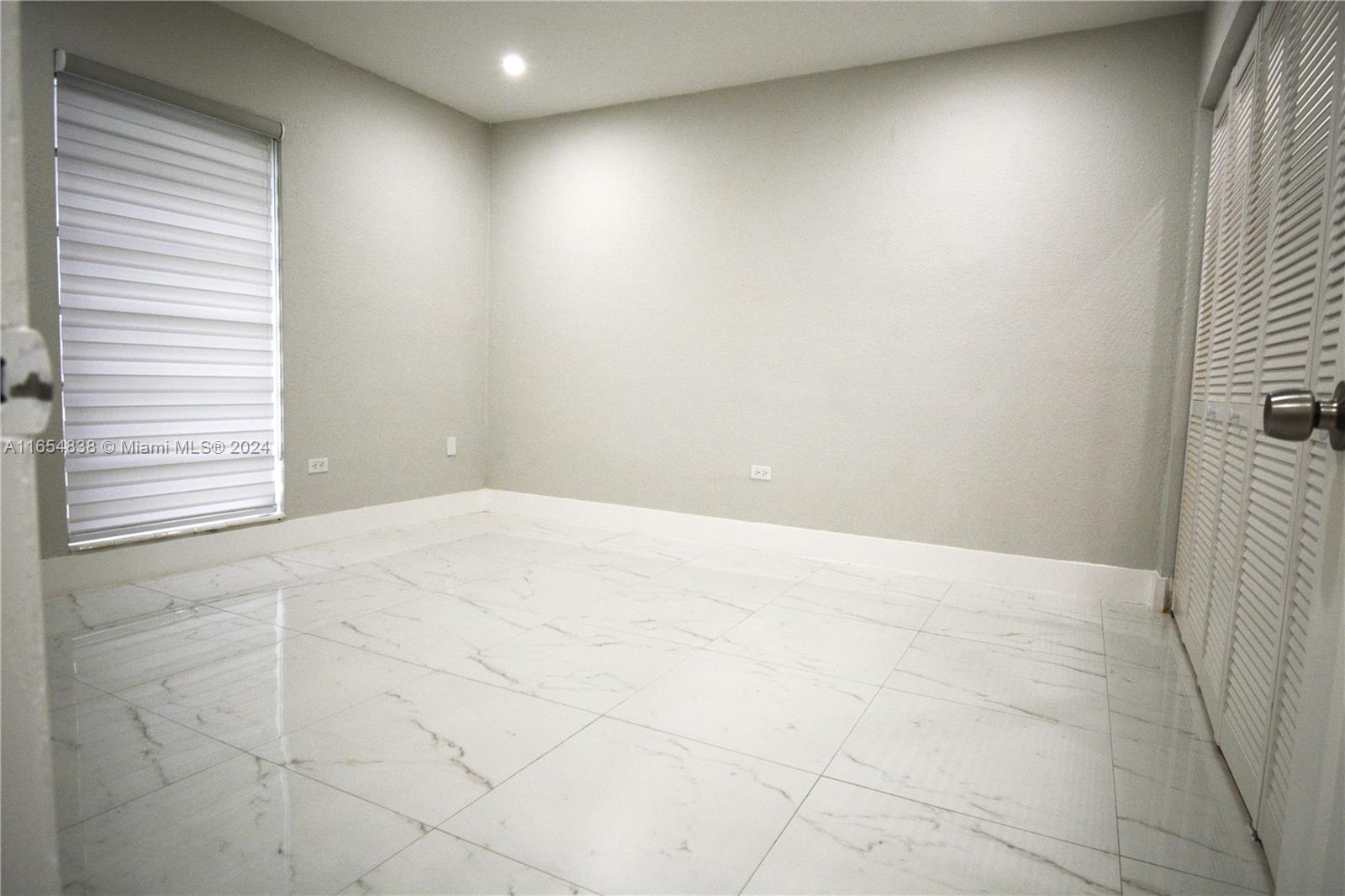 SUNSET PALMS WEST CONDO - Residential Lease