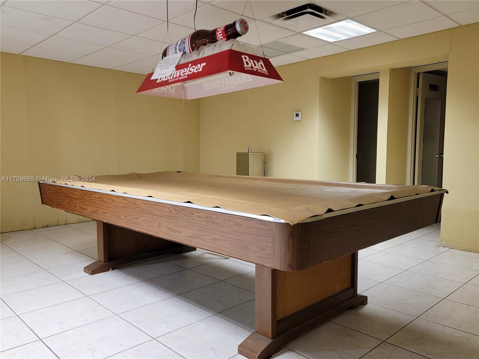 HOLLYWOOD TOWERS CONDO - Residential Lease