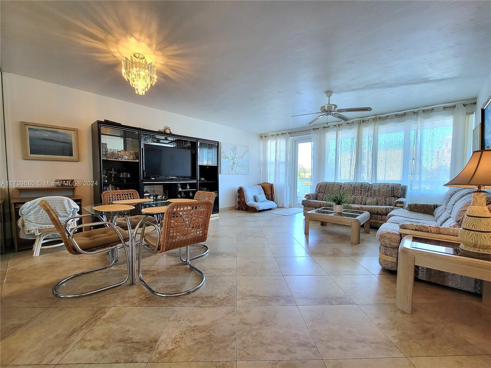 HOLLYWOOD TOWERS CONDO - Residential Lease