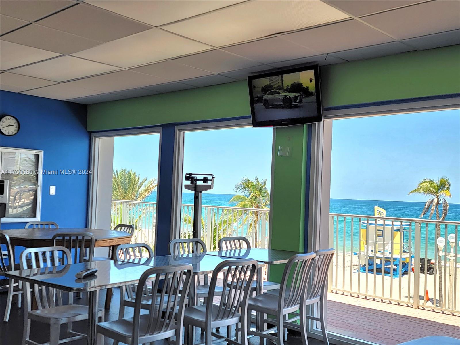 HOLLYWOOD TOWERS CONDO - Residential Lease