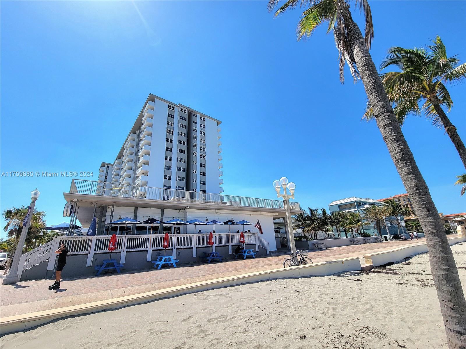 HOLLYWOOD TOWERS CONDO - Residential Lease