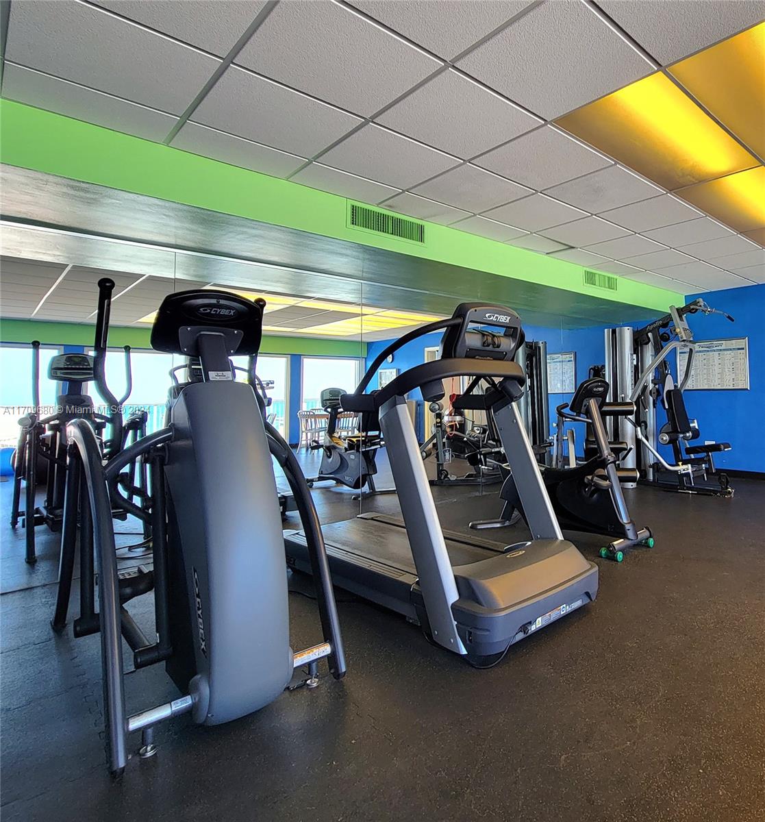 HOLLYWOOD TOWERS CONDO - Residential Lease