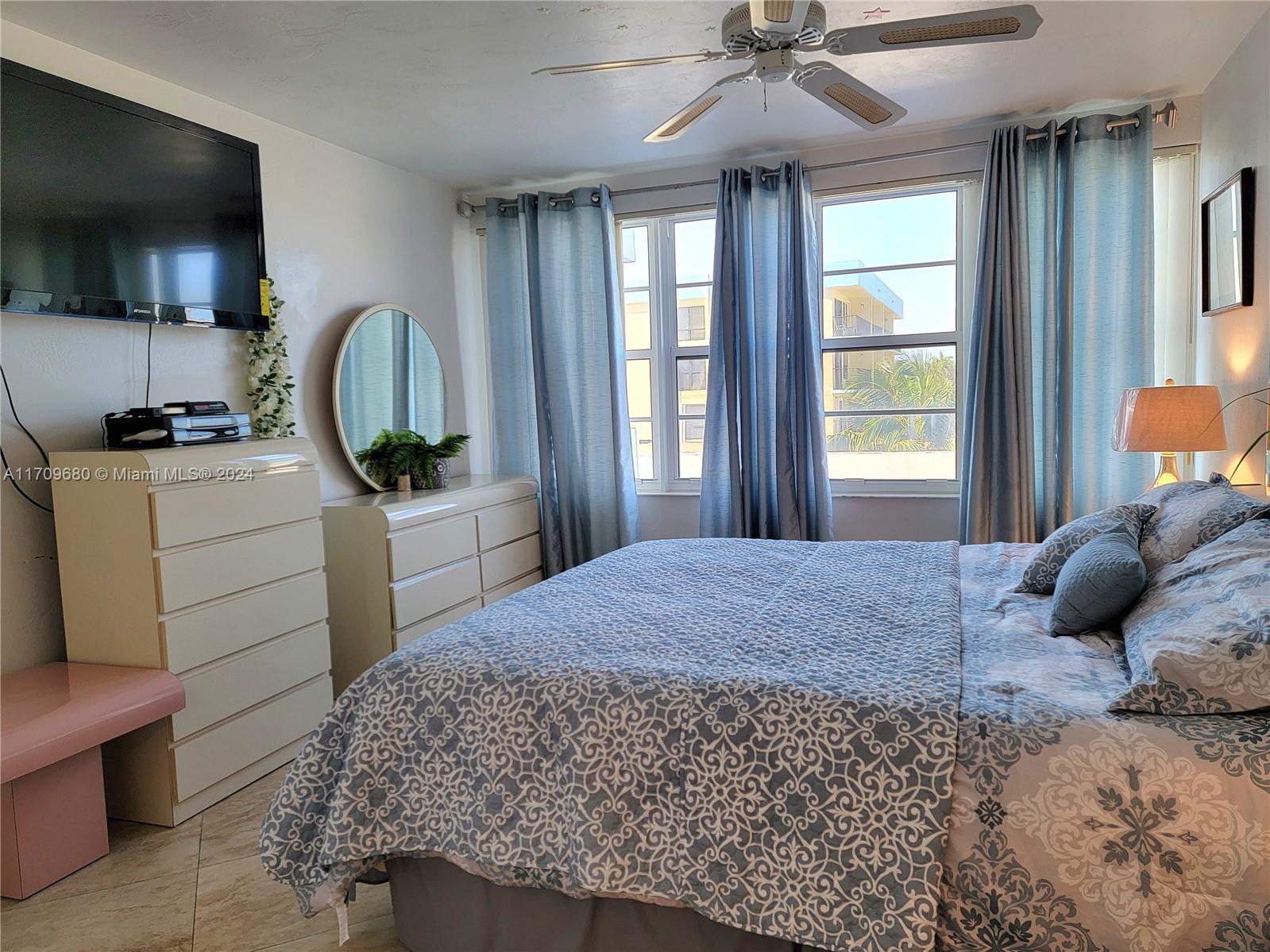 HOLLYWOOD TOWERS CONDO - Residential Lease