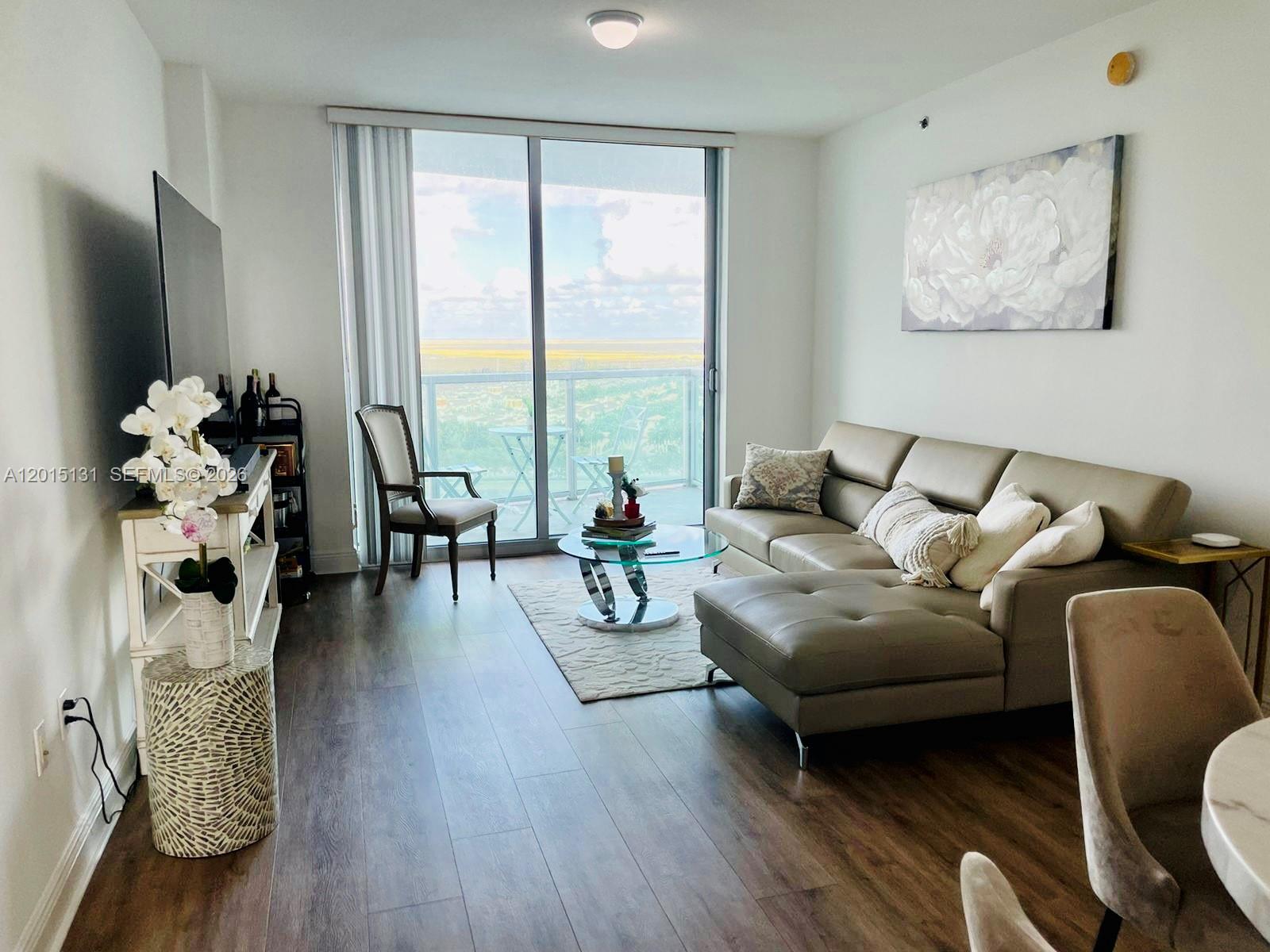 TAO SAWGRASS CONDOMINIUM - Residential Lease