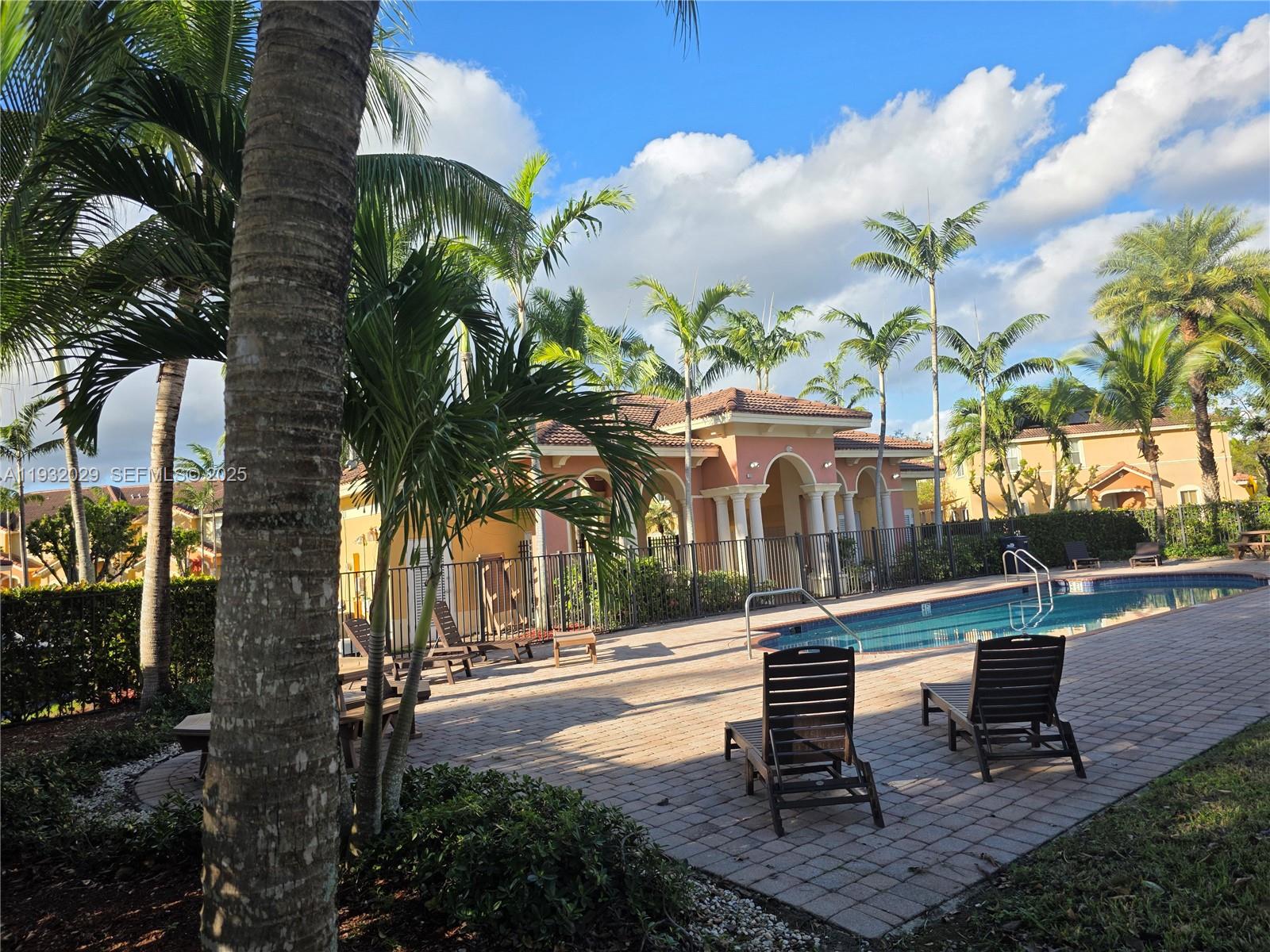 KENDALLAND - Residential Lease