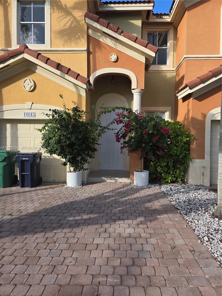 KENDALLAND - Residential Lease