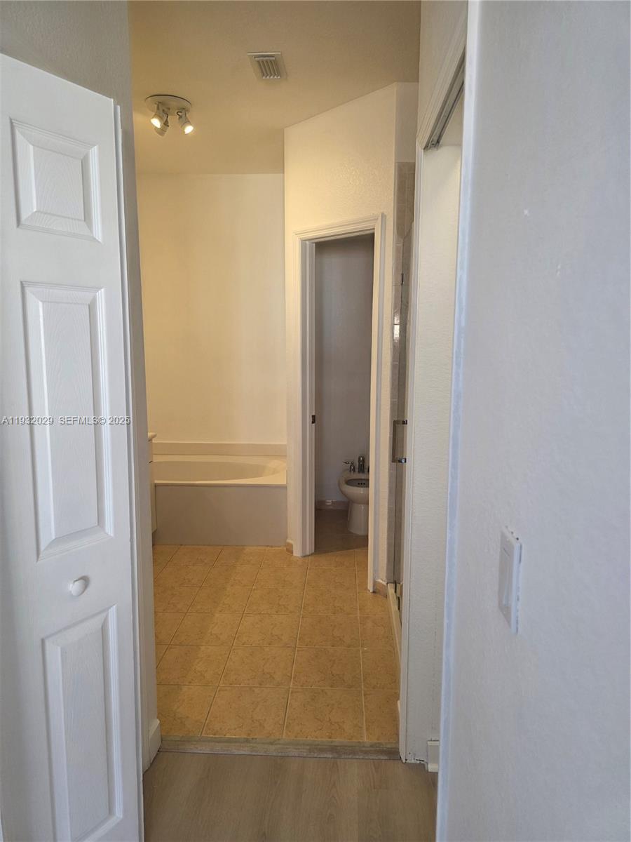 KENDALLAND - Residential Lease