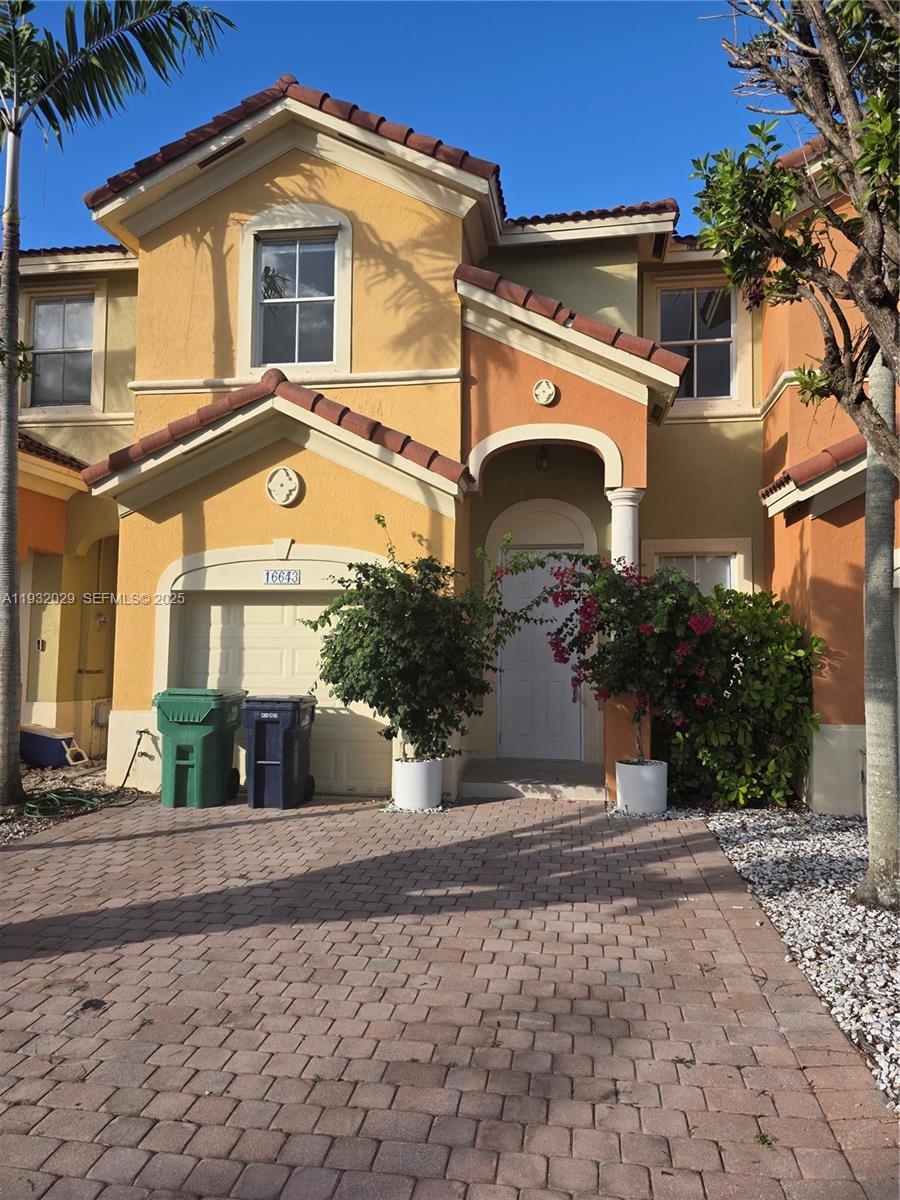 KENDALLAND - Residential Lease