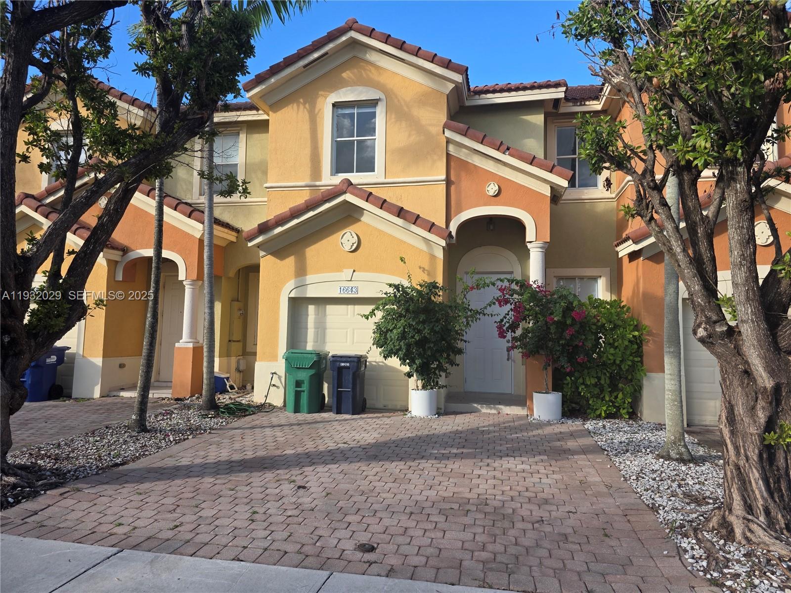 KENDALLAND - Residential Lease