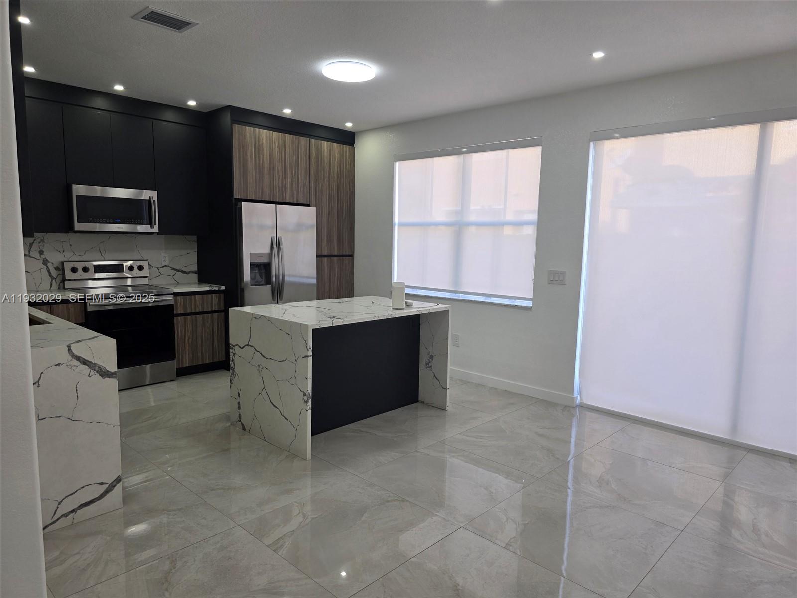 KENDALLAND - Residential Lease