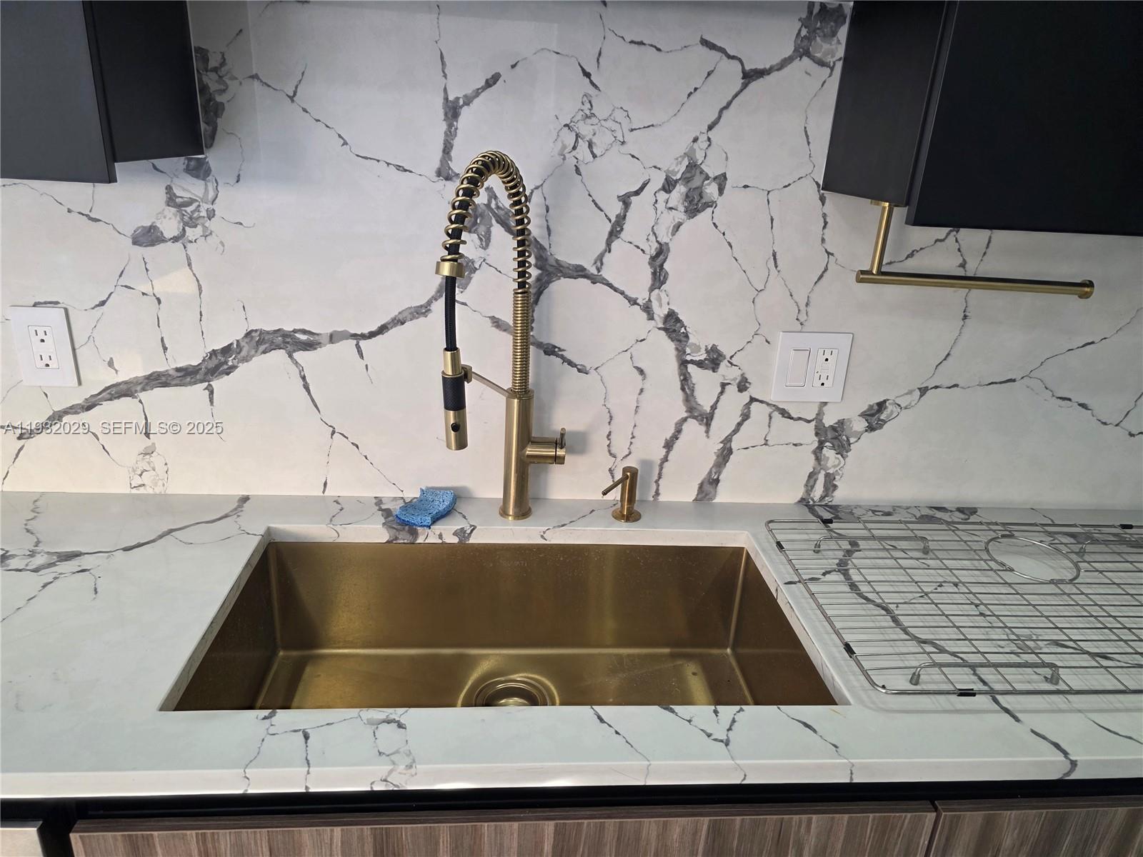 KENDALLAND - Residential Lease