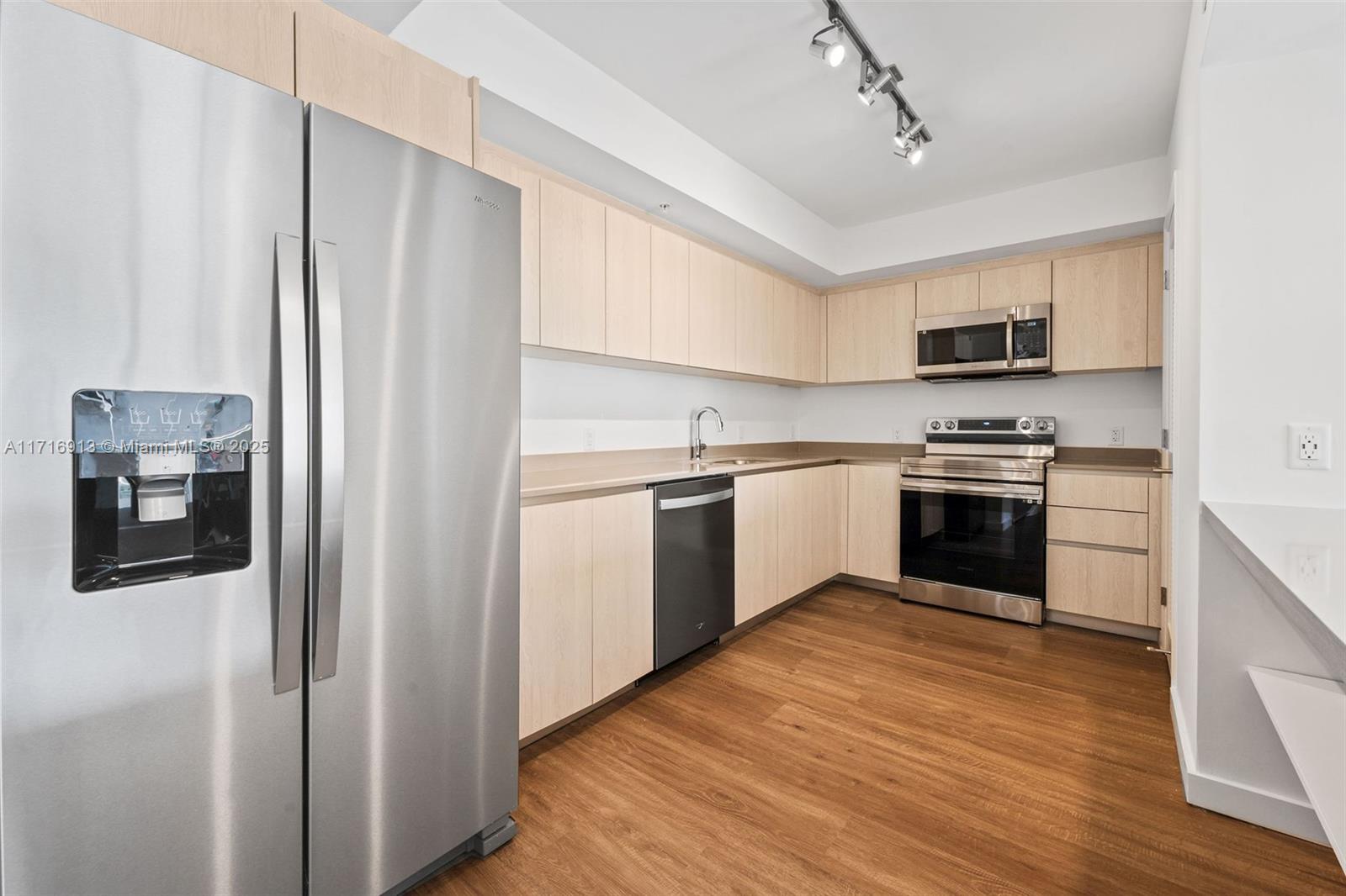 Flamingo Point - Residential Lease