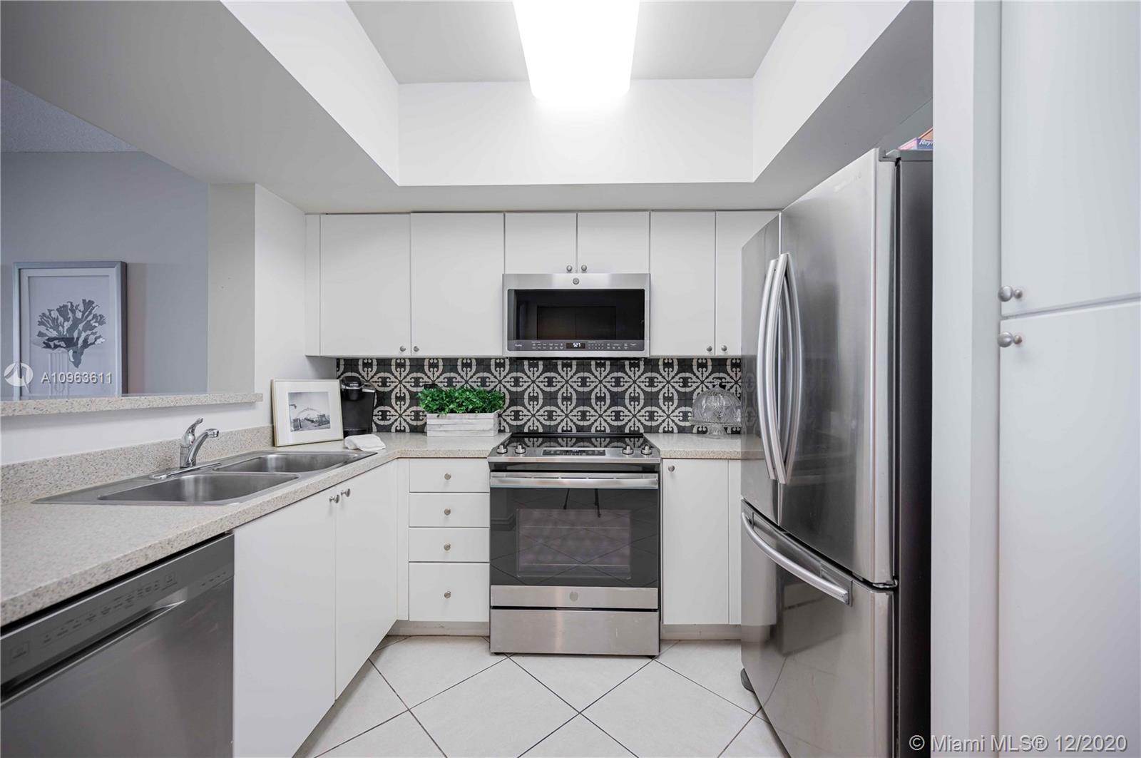 OCEAN POINT BEACH CLUB CO - Residential Lease