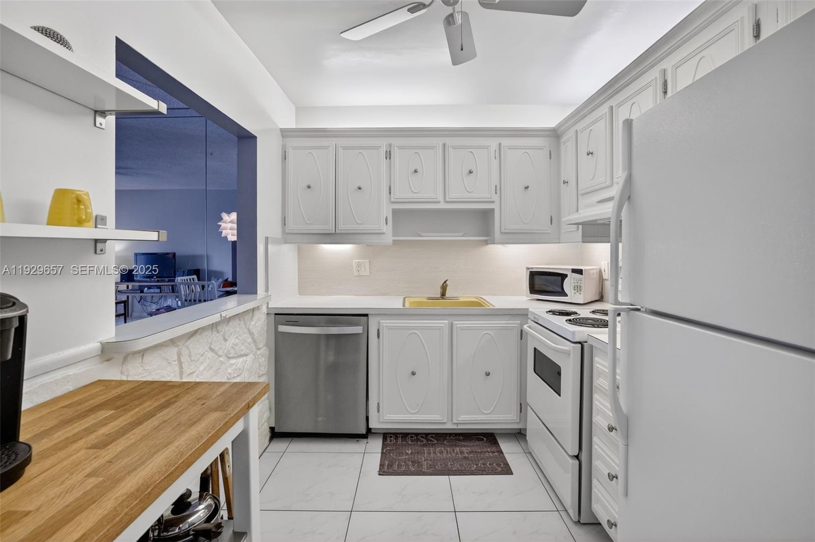 BARCELONA CONDO NORTH BLD - Residential