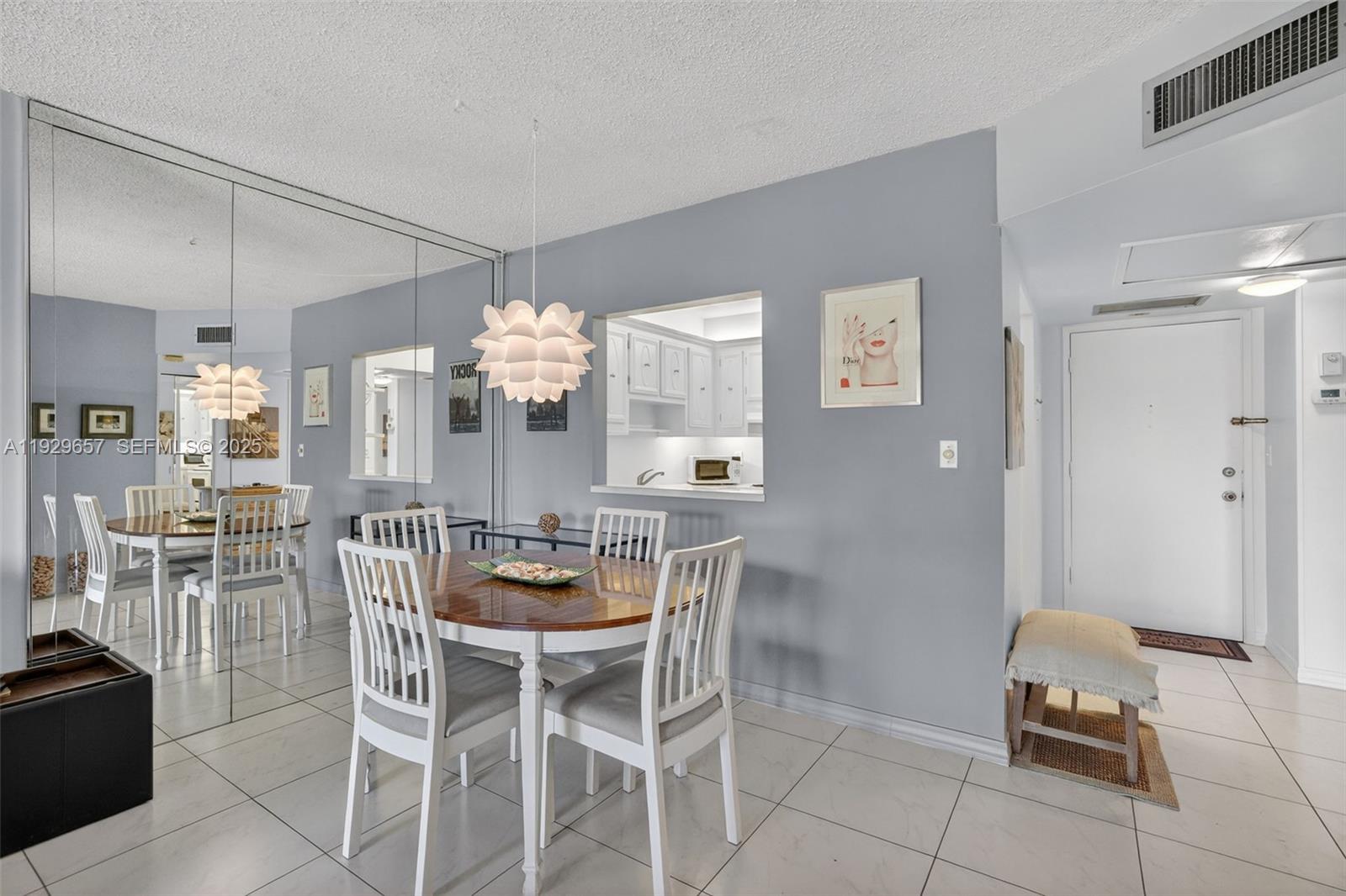 BARCELONA CONDO NORTH BLD - Residential