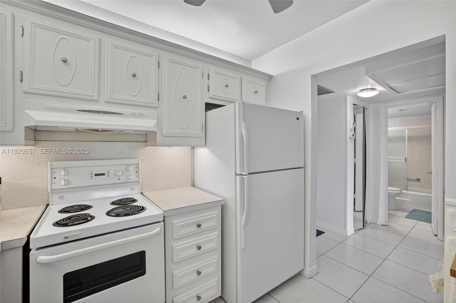 BARCELONA CONDO NORTH BLD - Residential